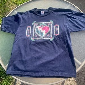 Vintage jerzees Made in USA double stitch embroidered detailing